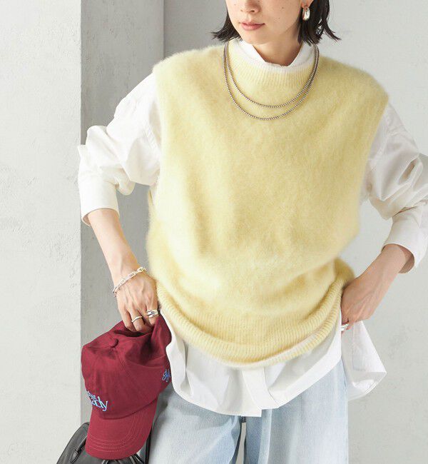 CABaN コットンカシミヤ フラワーエンブロイダリー クルーネックベスト