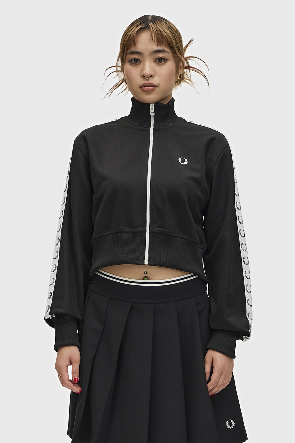 【フレッドペリー/FRED PERRY】 Cropped Taped Track Jacket