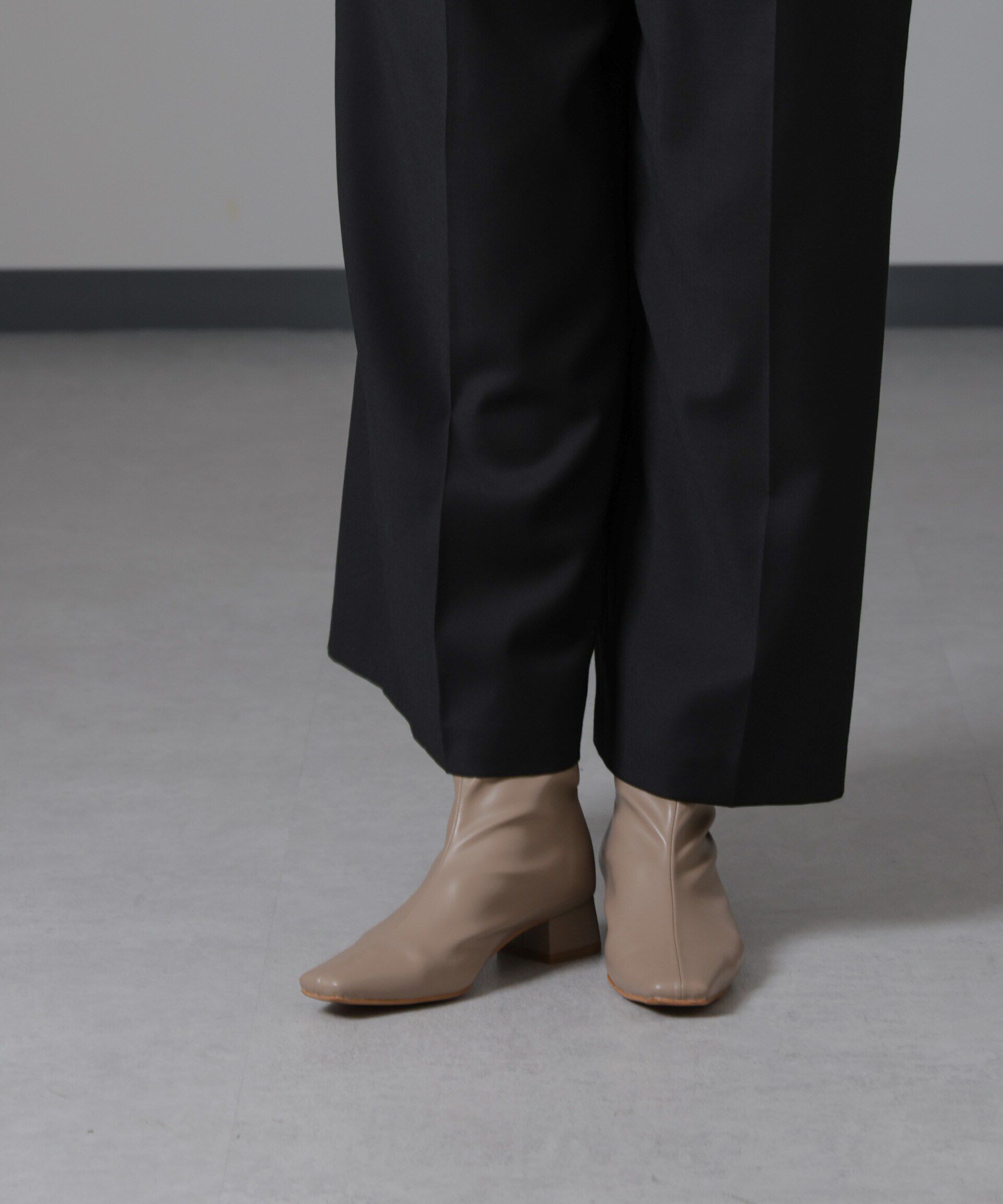 【ナノ・ユニバース/NANO universe】 ストレッチスクエアトゥショートブーツ