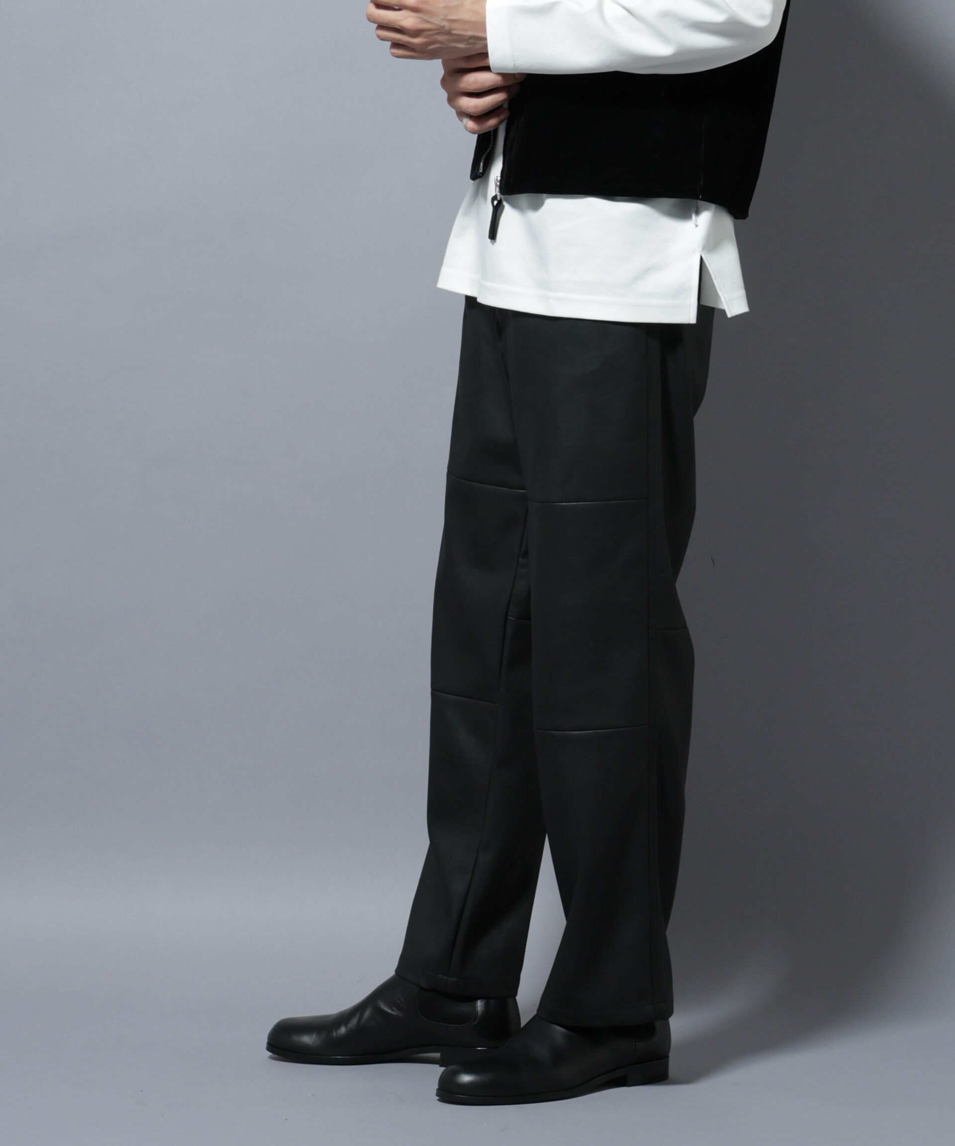 メンズファッションなら|【ナノ・ユニバース/NANO universe】 ヴィンテージライクフェイクレザー ダブルニーテーパードパンツ