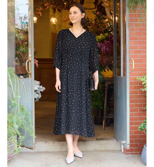 【ジユウク/自由区】 【XSサイズ〜/洗える】ドローイングタッチプリント ワンピース