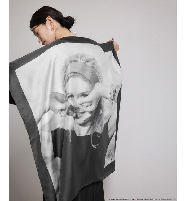 【ロペ/ROPE’】 【Brigitte Bardot×ROPE'・コラボ】プリントシルクスカーフ/Lサイズ