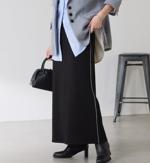 ヴァーミリオンプリント タックスイングスカート（TOMORROWLAND