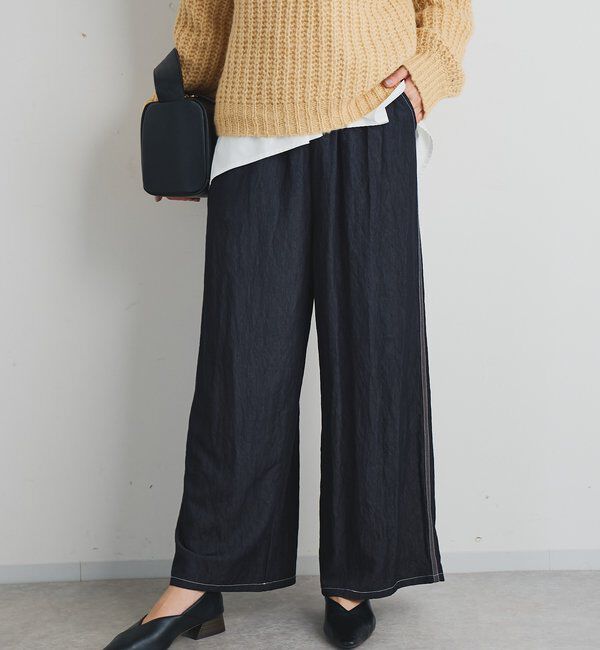 【アンディコール/un dix cors】 《楽な履き心地》シャイニーデニムワイドパンツ