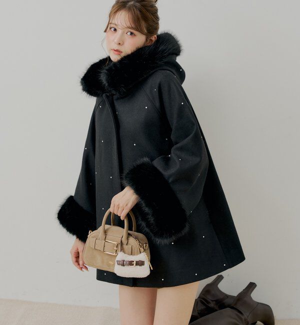 人気メンズファッション|【チコ/Chico】 ビジュー付きファー襟ケープコート