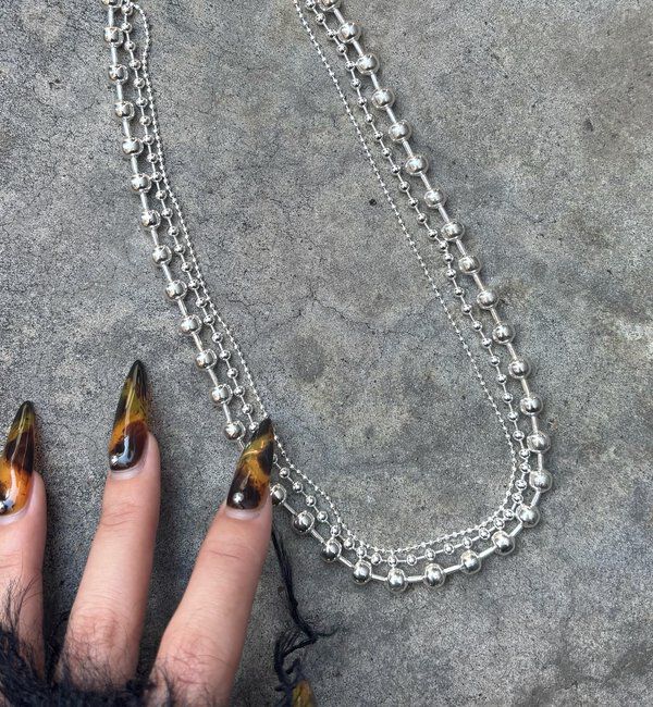 【フーズフーギャラリー/WHO'S WHO gallery】 TRIPLE BALL NECKLACE