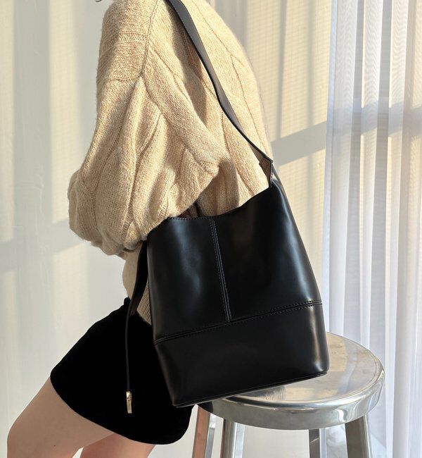 【カプリシュ　レマージュ/CAPRICIEUX LE'MAGE】 バケットミドルショルダーバッグ