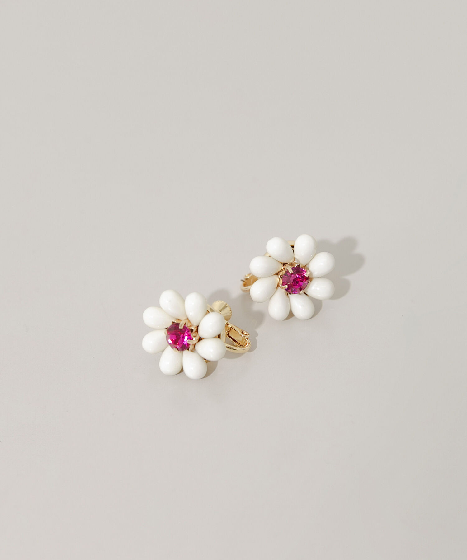 【アーバンリサーチ/URBAN RESEARCH】 カラービーズフラワーイヤリング