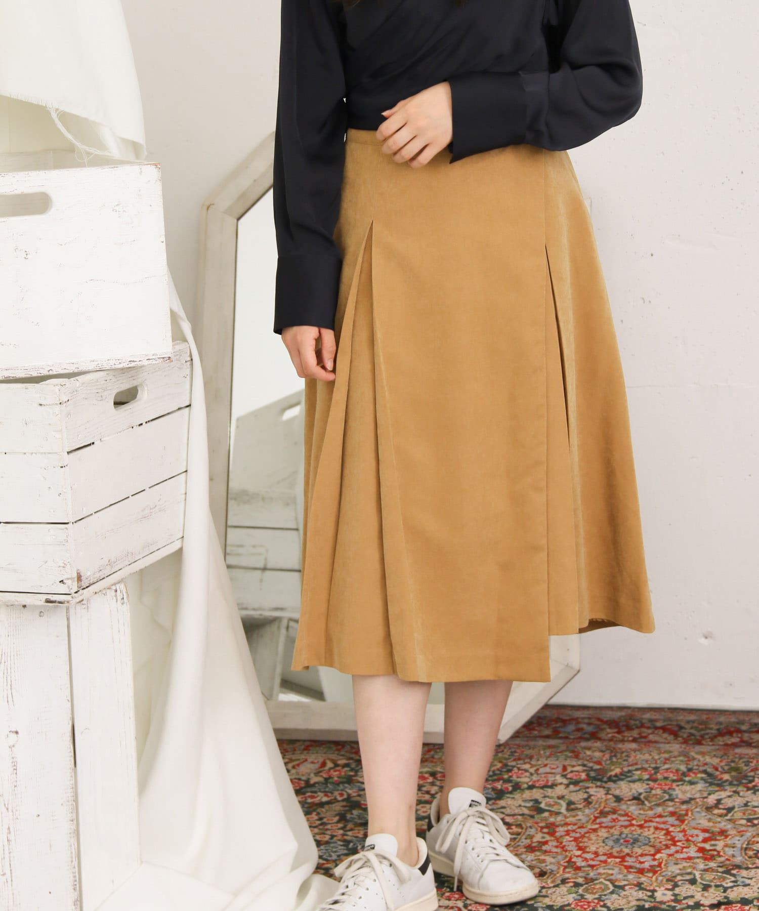 【ケービーエフ/KBF】 KBF+ ランダムタックアシンメトリースカート∴