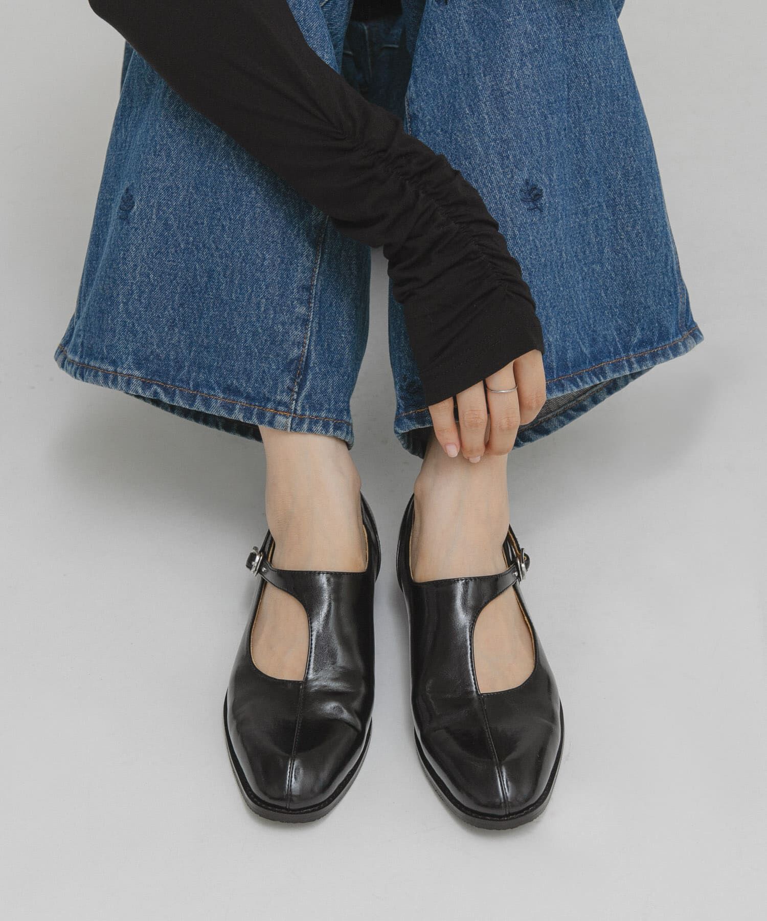 【ケービーエフ/KBF】 アシンメトリーメリージェーンローファー