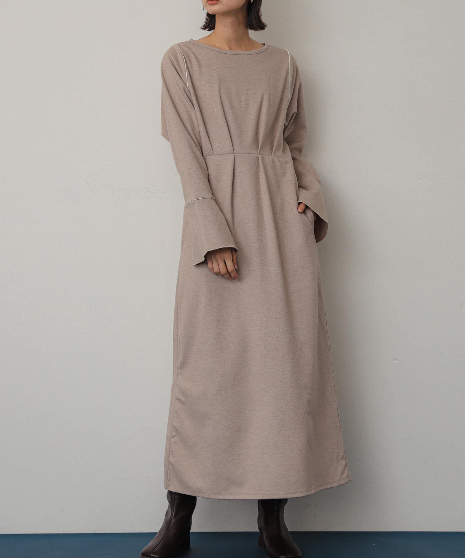 【センスオブプレイス　バイ　アーバンリサーチ/SENSE OF PLACE by URBAN RESEARCH】 ウエストタックカットワンピース