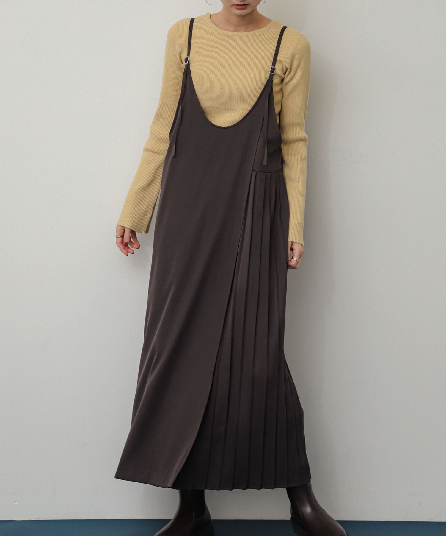 【センスオブプレイス　バイ　アーバンリサーチ/SENSE OF PLACE by URBAN RESEARCH】 プリーツキャミワンピース