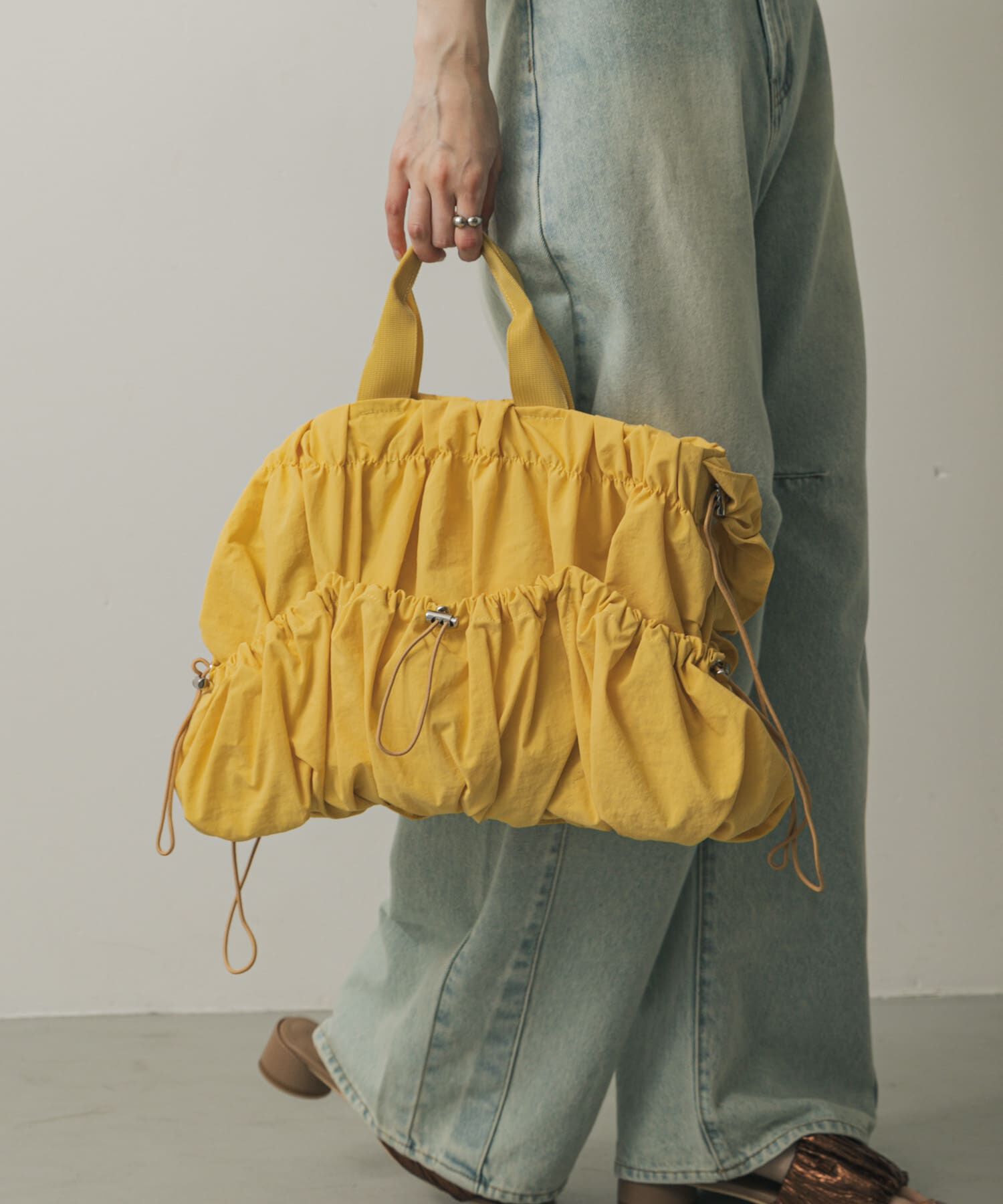 【センスオブプレイス　バイ　アーバンリサーチ/SENSE OF PLACE by URBAN RESEARCH】 アウトポケットギャザーショルダーバッグ