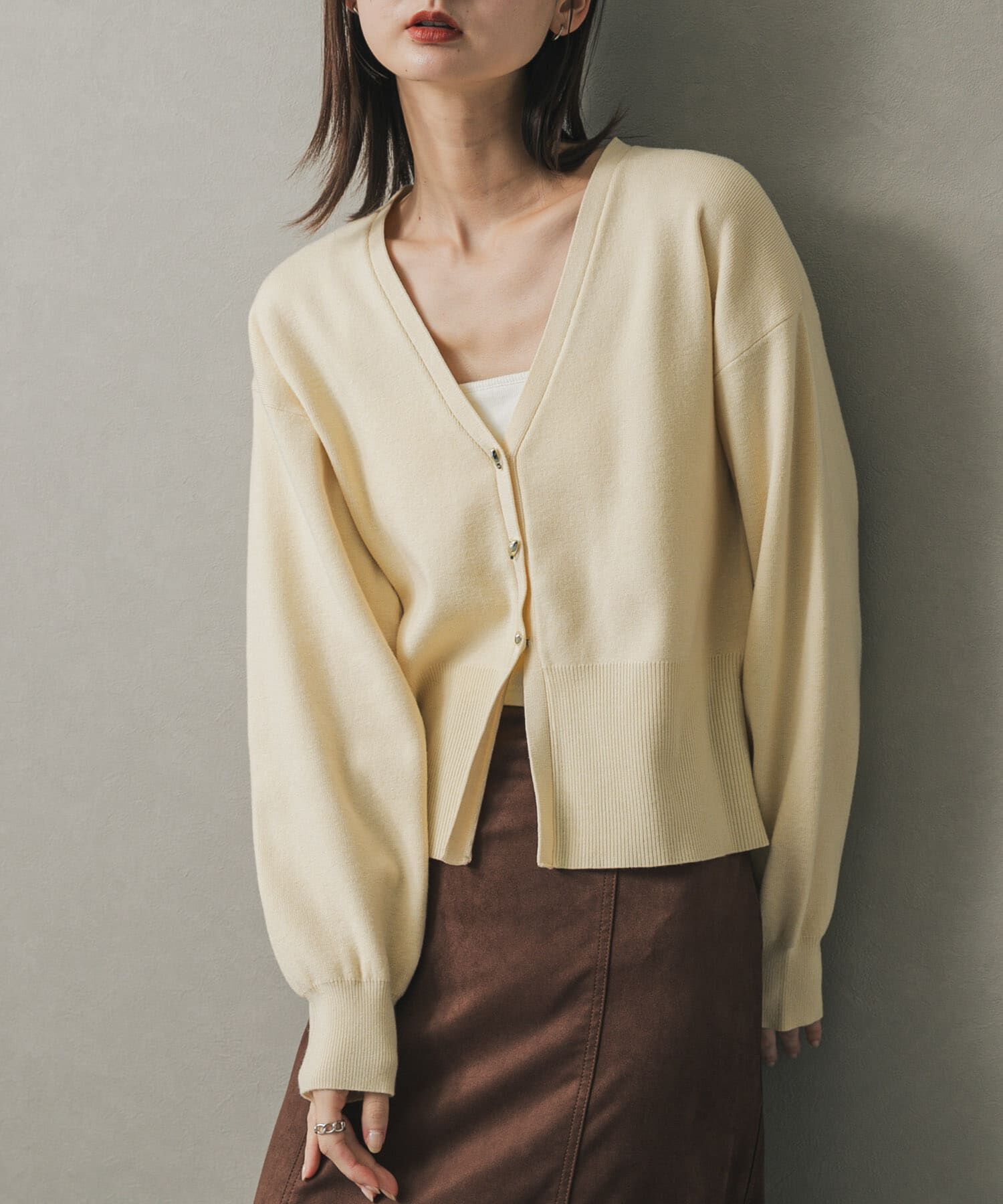 【センスオブプレイス　バイ　アーバンリサーチ/SENSE OF PLACE by URBAN RESEARCH】 ニュアンスボタンVネックカーディガン