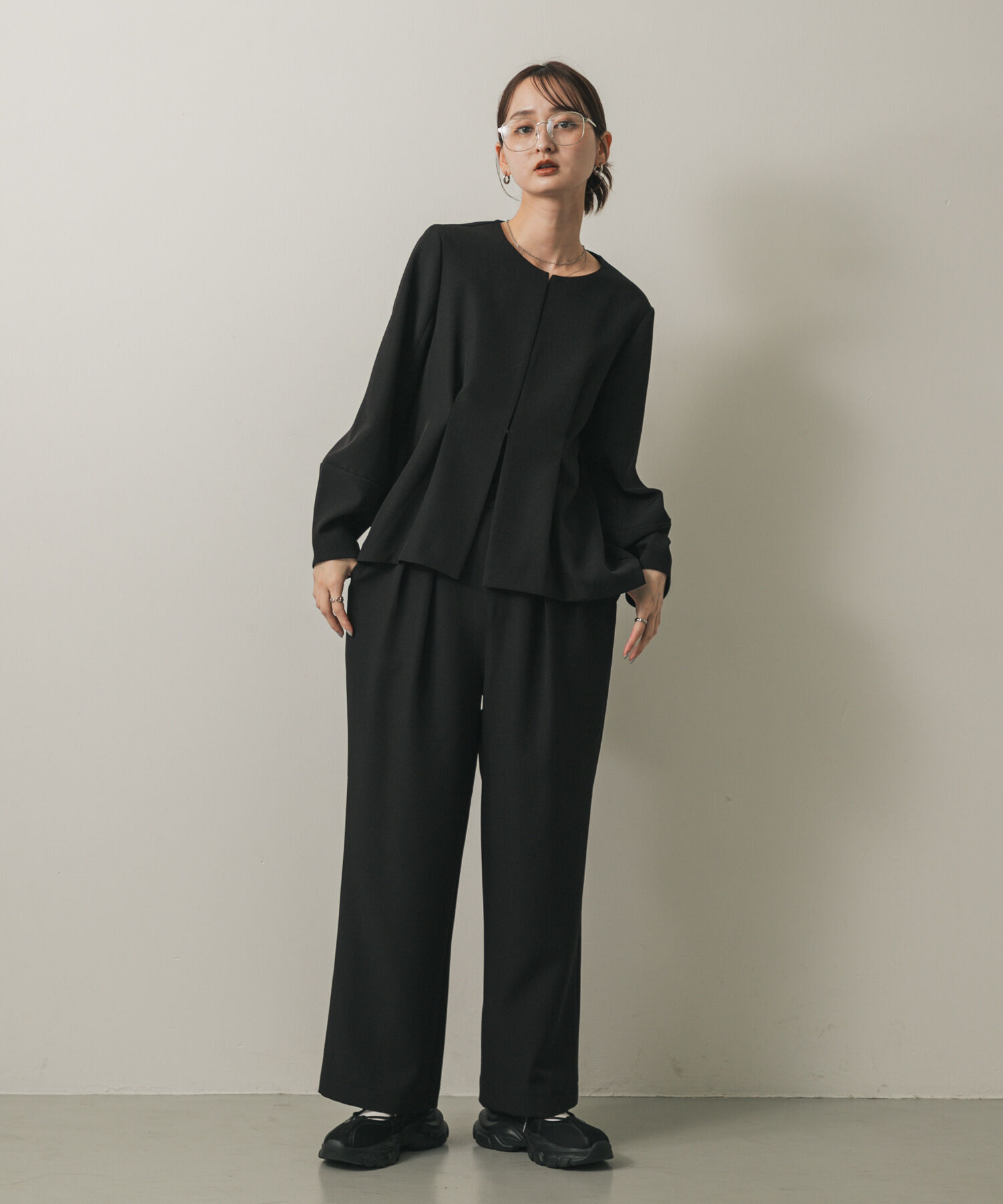 【センスオブプレイス　バイ　アーバンリサーチ/SENSE OF PLACE by URBAN RESEARCH】 ウエストタックジャケットセットアップ