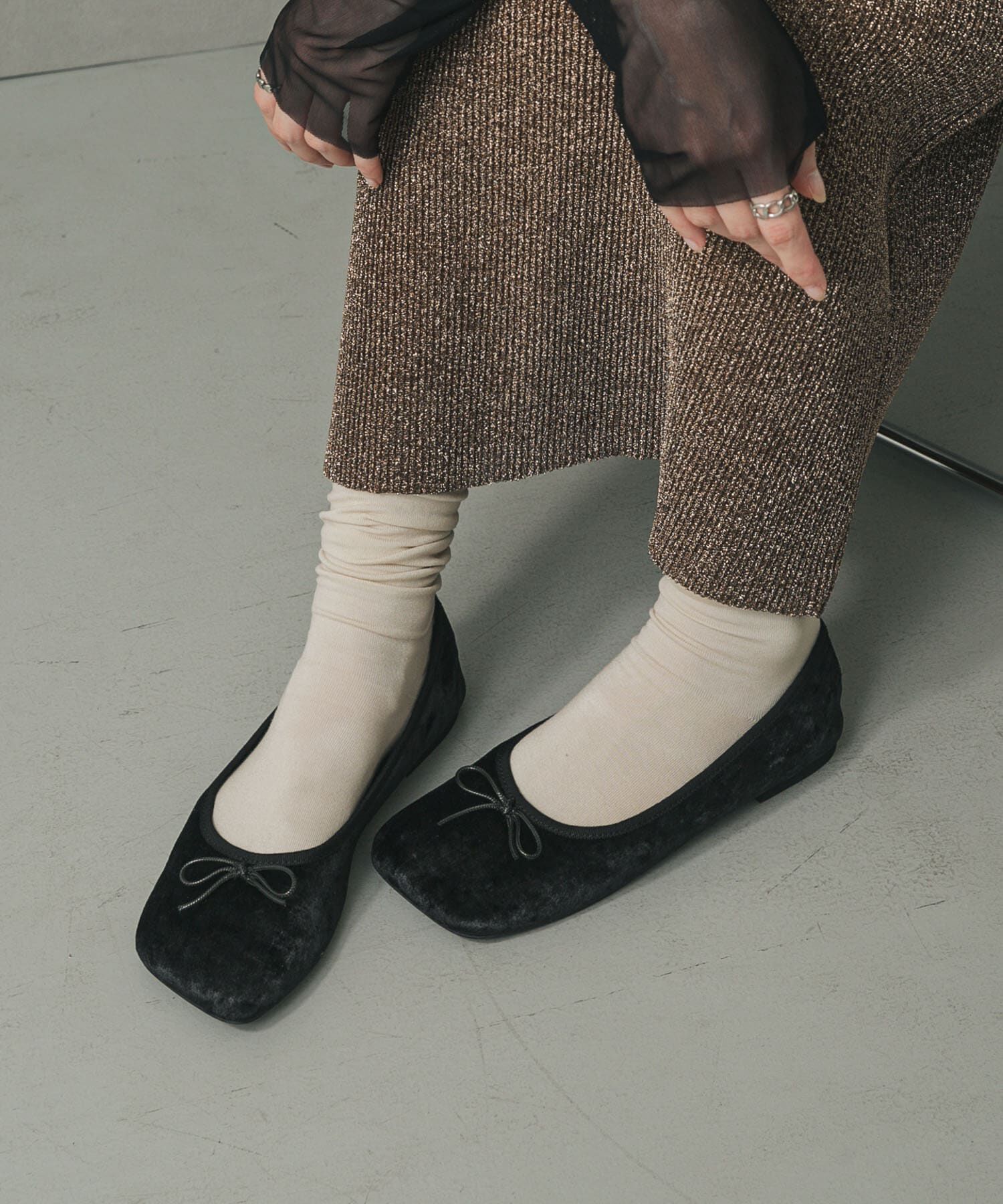 【センスオブプレイス　バイ　アーバンリサーチ/SENSE OF PLACE by URBAN RESEARCH】 ベロアスクエアフラットシューズ