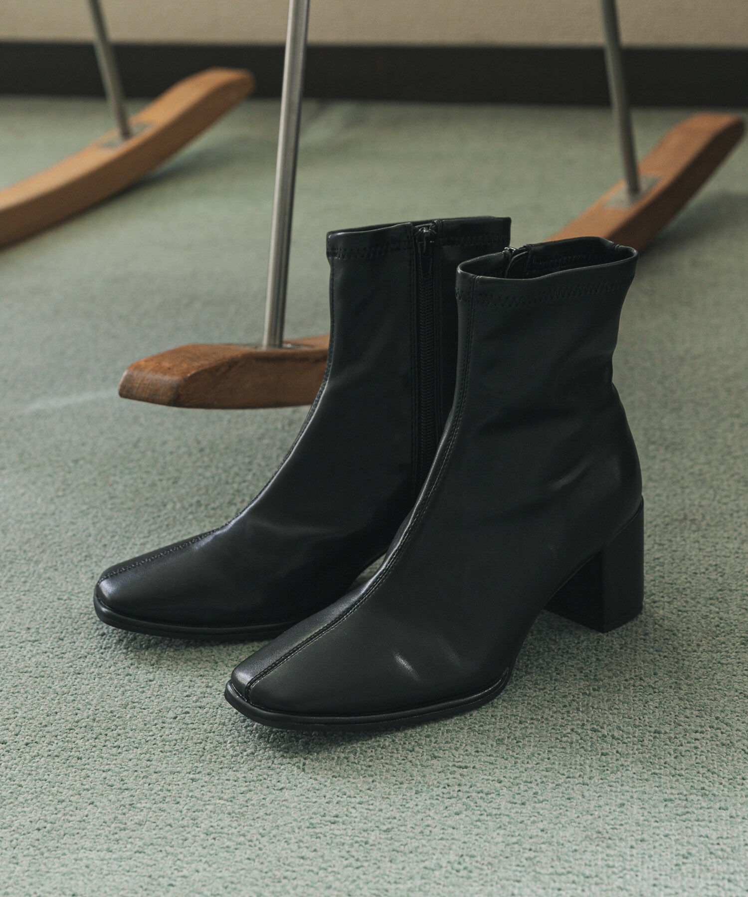 【センスオブプレイス　バイ　アーバンリサーチ/SENSE OF PLACE by URBAN RESEARCH】 スクエアトウセンターシームストレッチブーツ