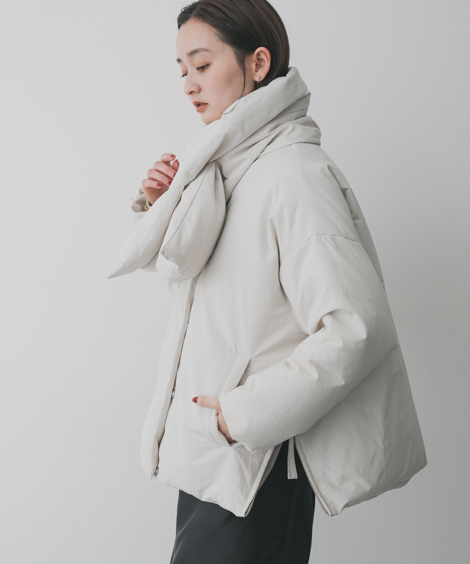 ファッションメンズのイチオシ|【センスオブプレイス バイ アーバンリサーチ/SENSE OF PLACE by URBAN RESEARCH】 『WEB/一部店舗限定』マフラーツキシームレスダウン