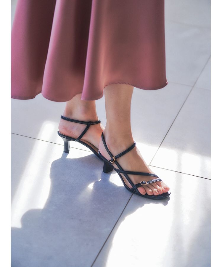 【イェッカ　ヴェッカ/YECCA VECCA】 ナローストラップサンダル