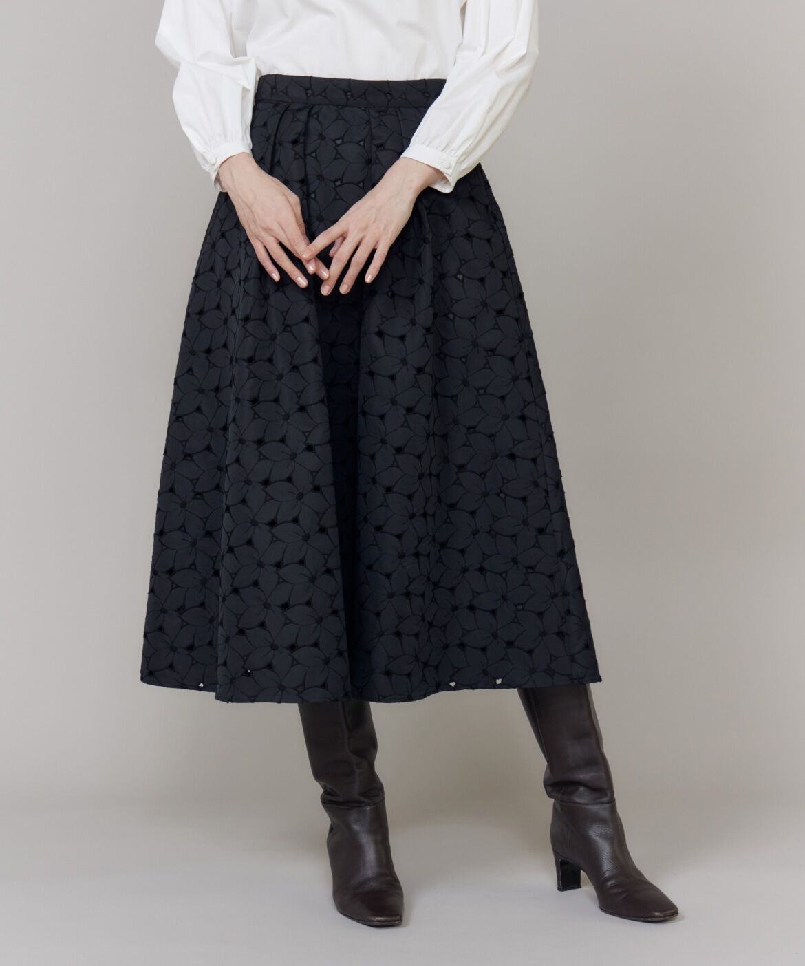 【スーペリアクローゼット/SUPERIOR CLOSET】 フラワー刺繍タックスカート