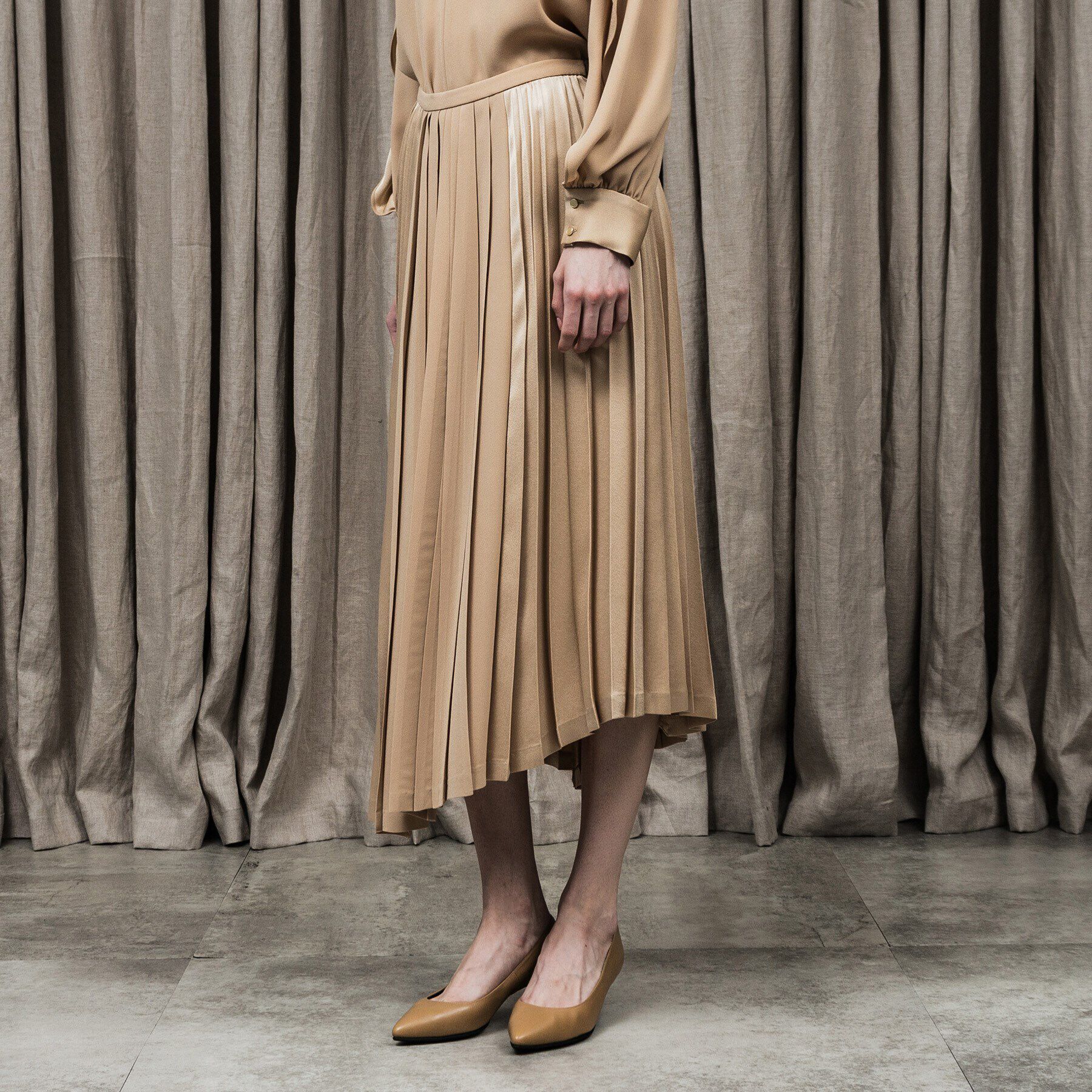 【アンタイトル/UNTITLED】 バックサテンジョーゼット スカート