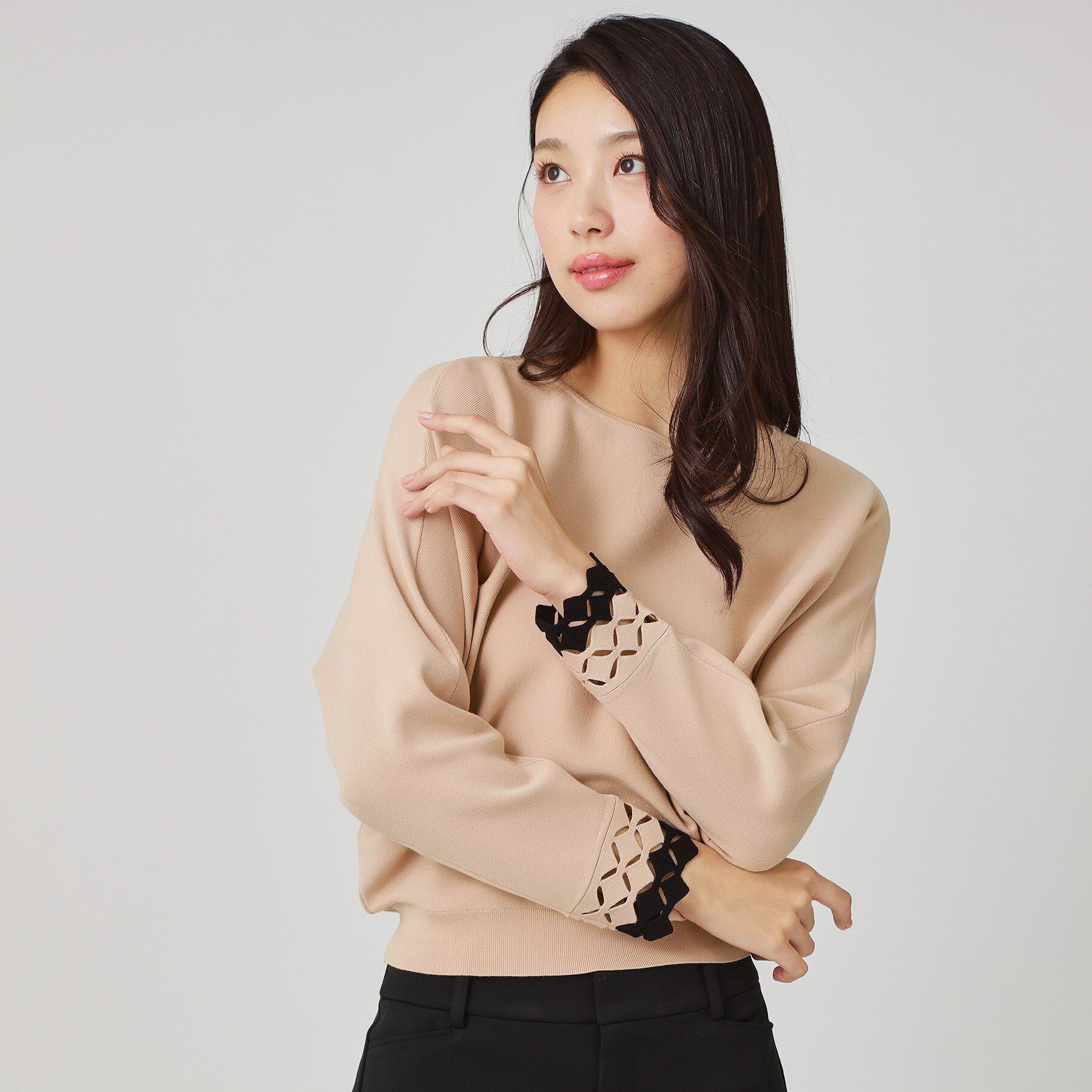 【クード　シャンス/COUP DE CHANCE】 【手洗い可】袖透かし柄ニットトップス