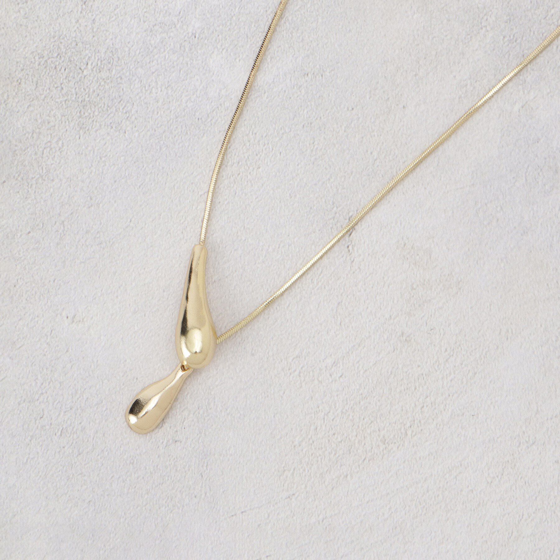 【グローブ/grove】 メタルドロップスライドネックレス