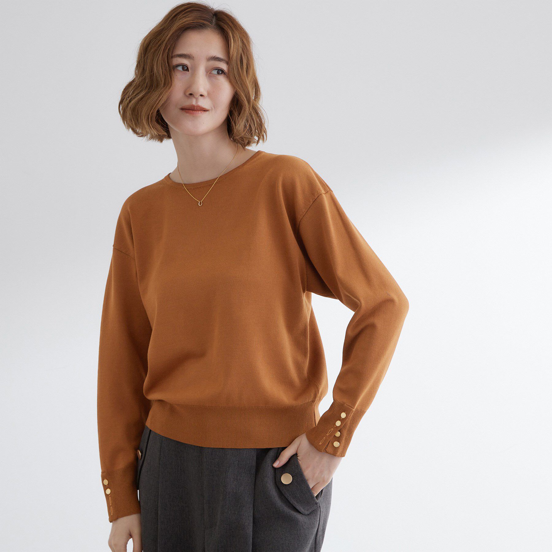 【グローブ/grove】 ON/OFF毎日使える！袖口ボタンドロップショルダーニット