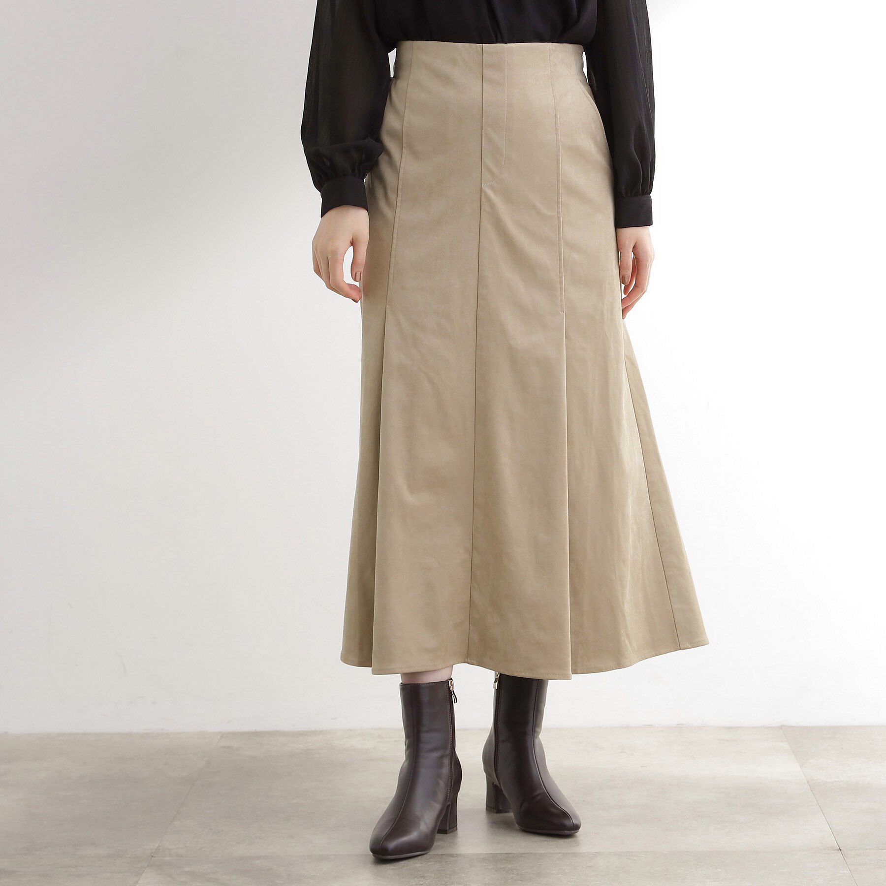 【グローブ/grove】 しっとりスエードで描くやわらかなマーメイドスカート