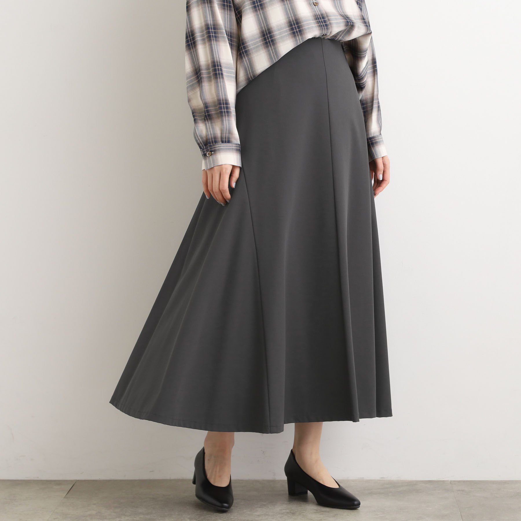 【グローブ/grove】 もっちりナイロンストレッチトラペーズスカート