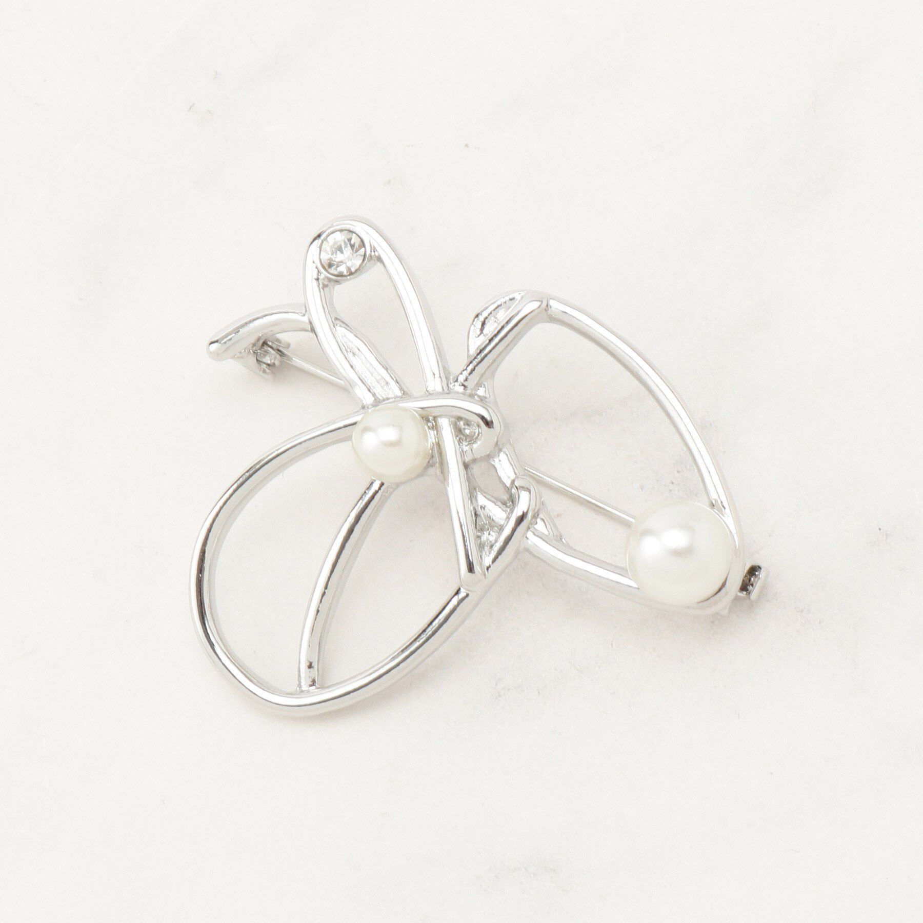 【グローブ/grove】 パール調ビジューメタルアートブローチ