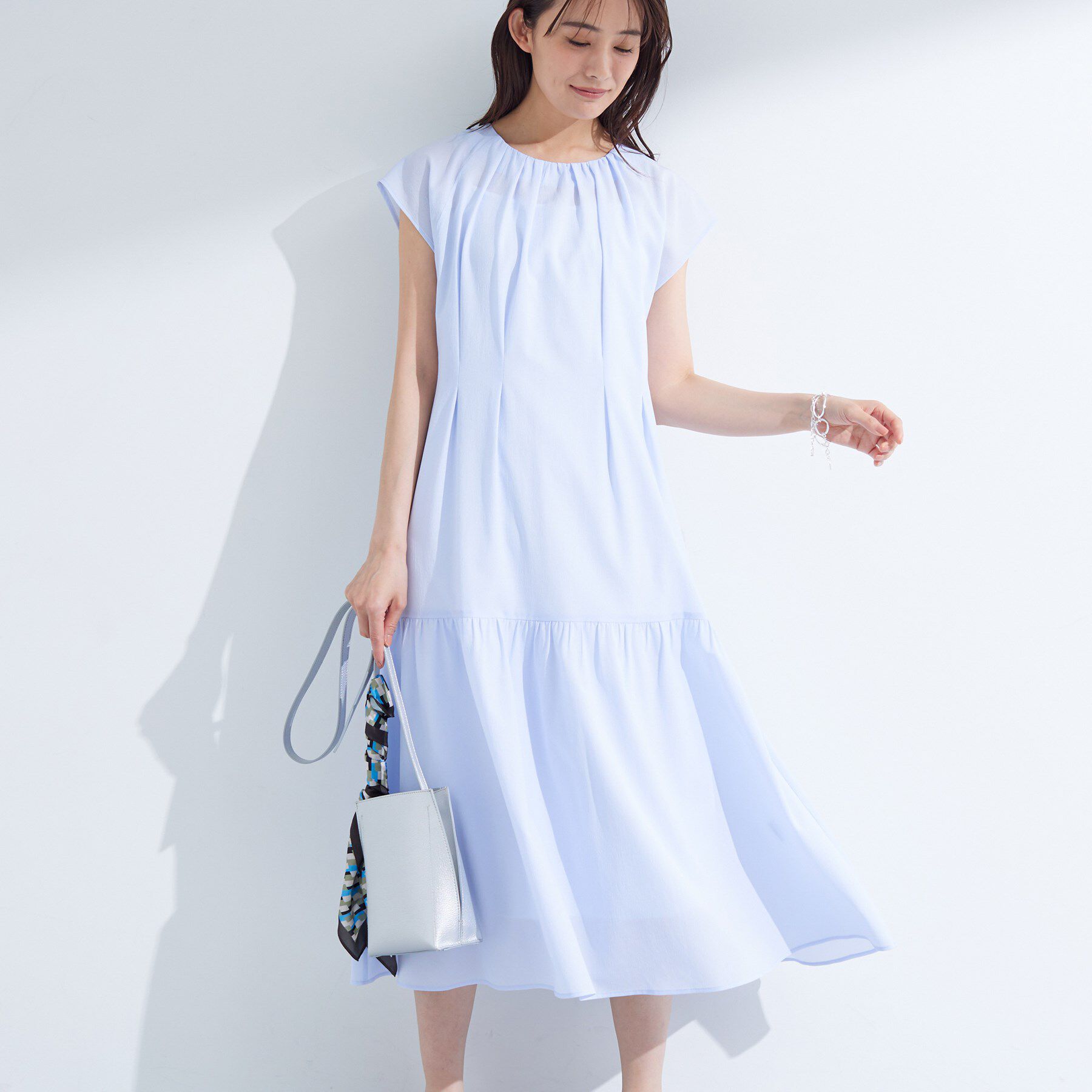 【インディヴィ/INDIVI】 【1枚でコーデ完成！】タックワンピース