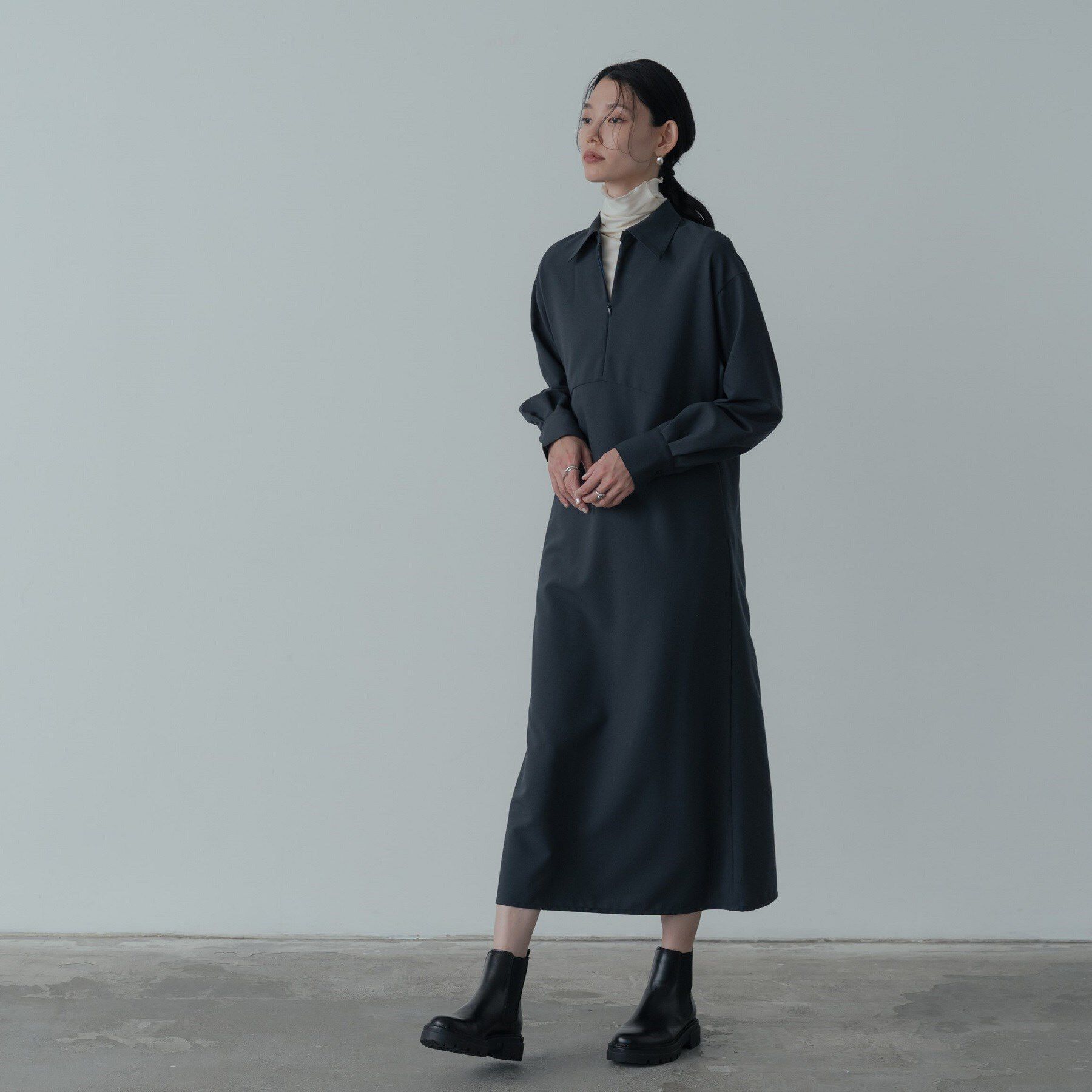 【インディヴィ/INDIVI】 フロントジップワンピース