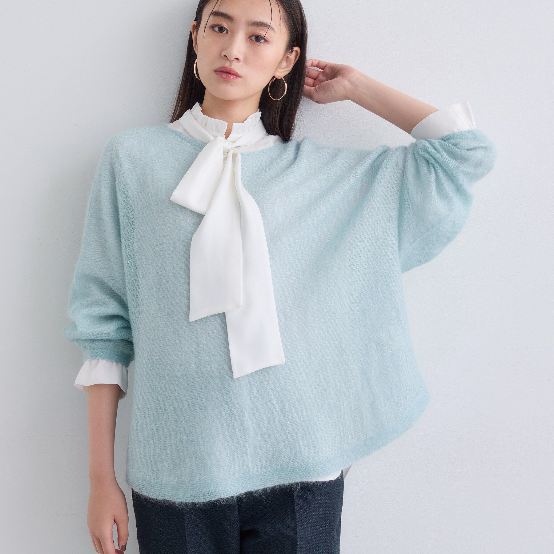 【インディヴィ/INDIVI】 【キッドモヘヤ素材】ラウンドヘムニット