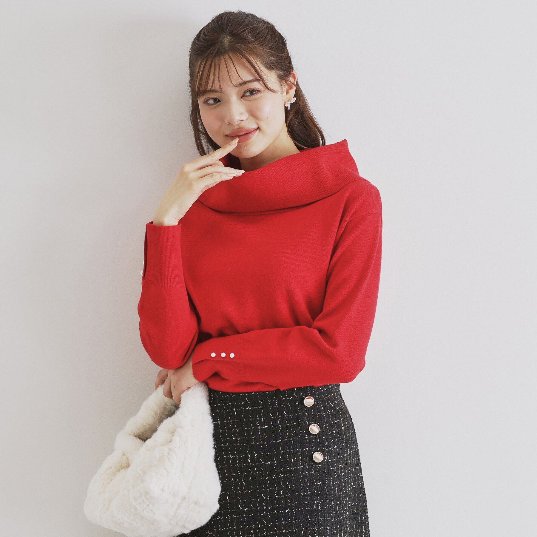 【インデックス/index】 《8color/XS-LLsize》パール調ボタン付きオフタートルニット【洗濯機洗い可】