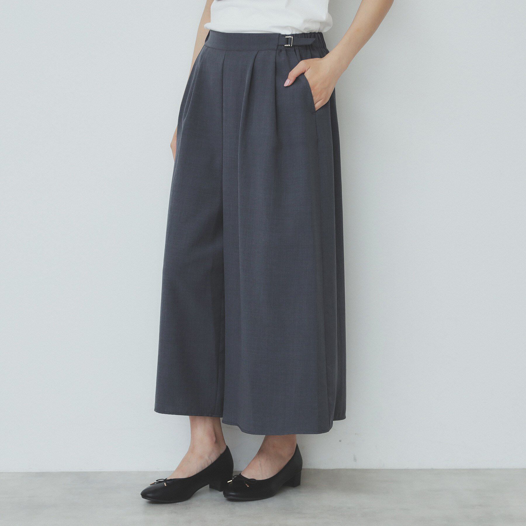 【インデックス/index】 サイドタブデザインスカンツ【洗濯機洗い可/吸水速乾/防シワ/抗ピル/イージーアイロン】