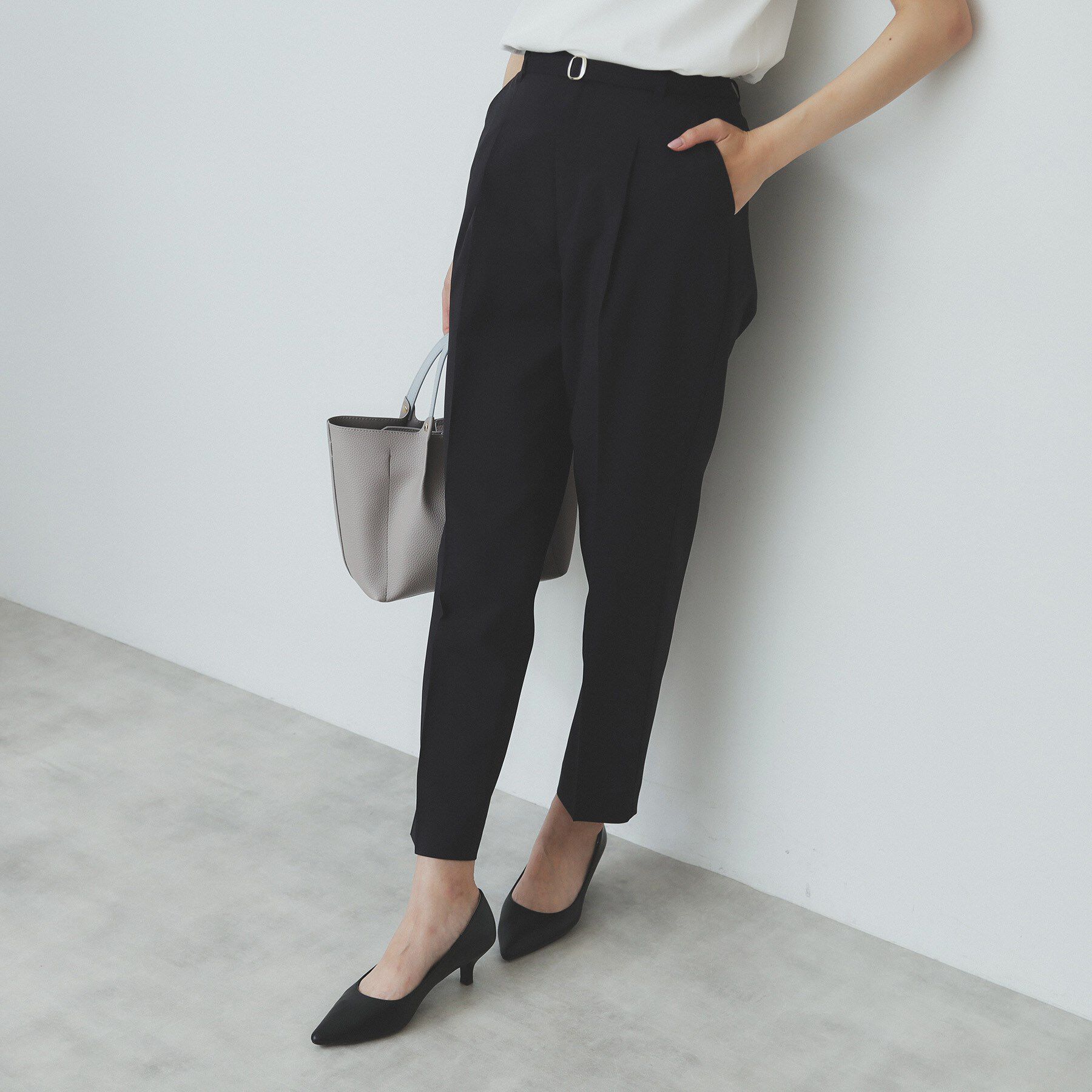 【インデックス/index】 ベルト付きストレッチテーパードパンツ/セットアップ可【洗濯機洗い可/吸水速乾/接触冷感】