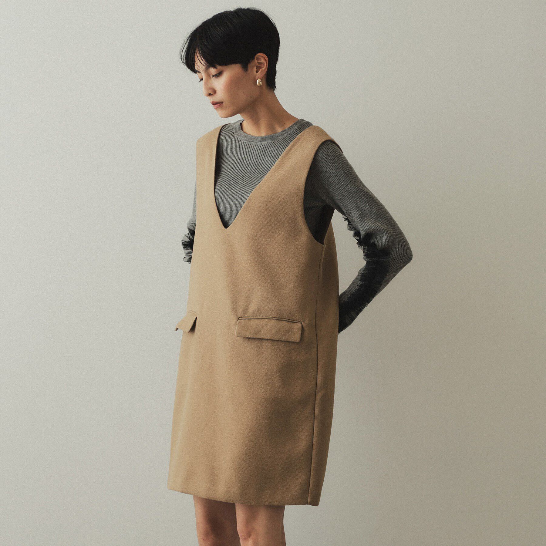 【オペークドットクリップ/OPAQUE.CLIP】 ウールライク Vネックミニジャンスカ【洗濯機洗い可】