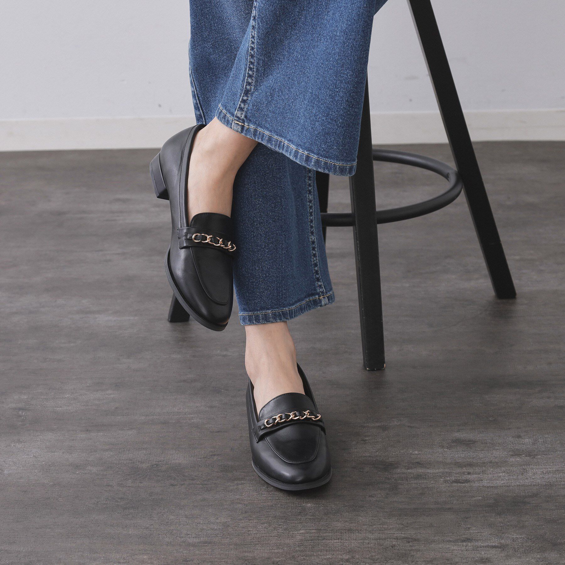 【オペークドットクリップ/OPAQUE.CLIP】 【抗菌防臭加工/通勤対応】チェーンデザインローファー