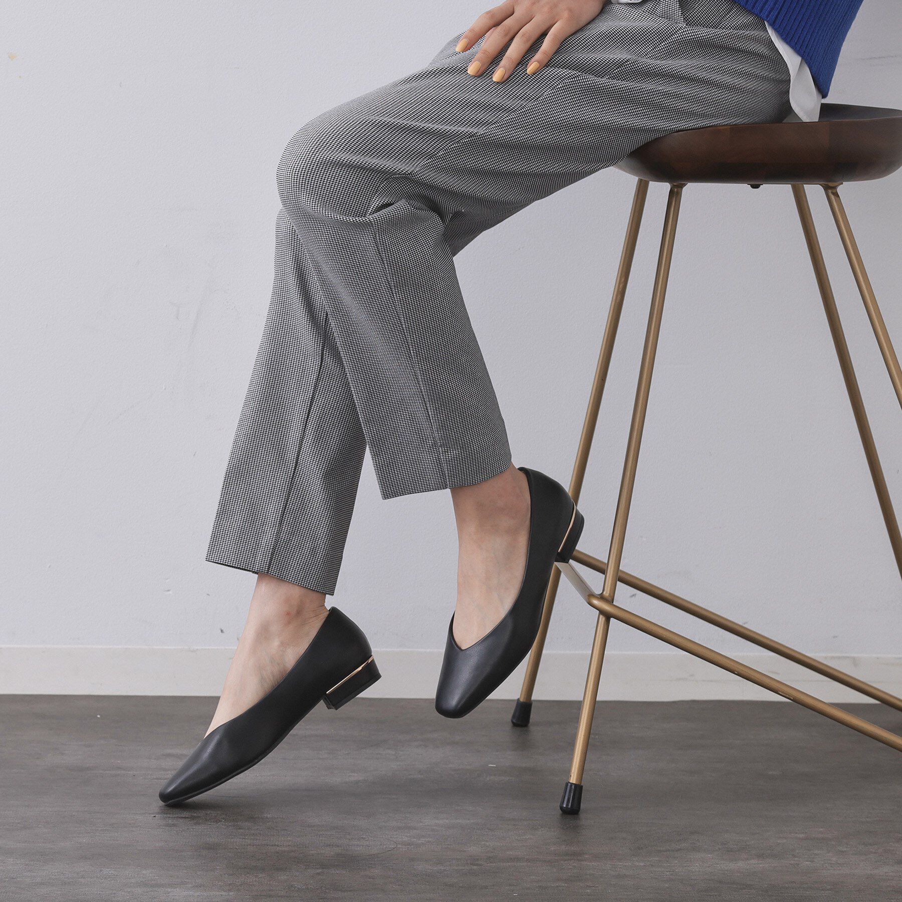 【オペークドットクリップ/OPAQUE.CLIP】 【抗菌防臭加工/生活防水】メタルパーツVフラットパンプス