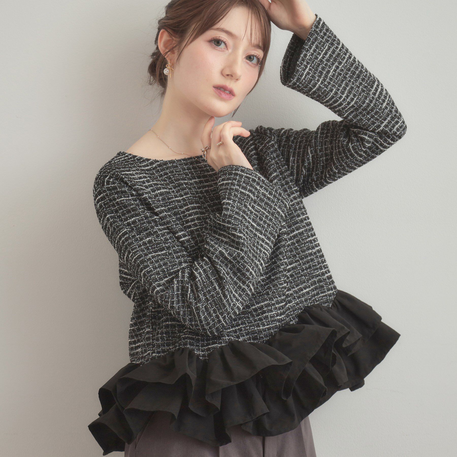 メンズファッションなら|【クチュール　ブローチ/Couture brooch】 カットツイード裾フリルプルオーバー