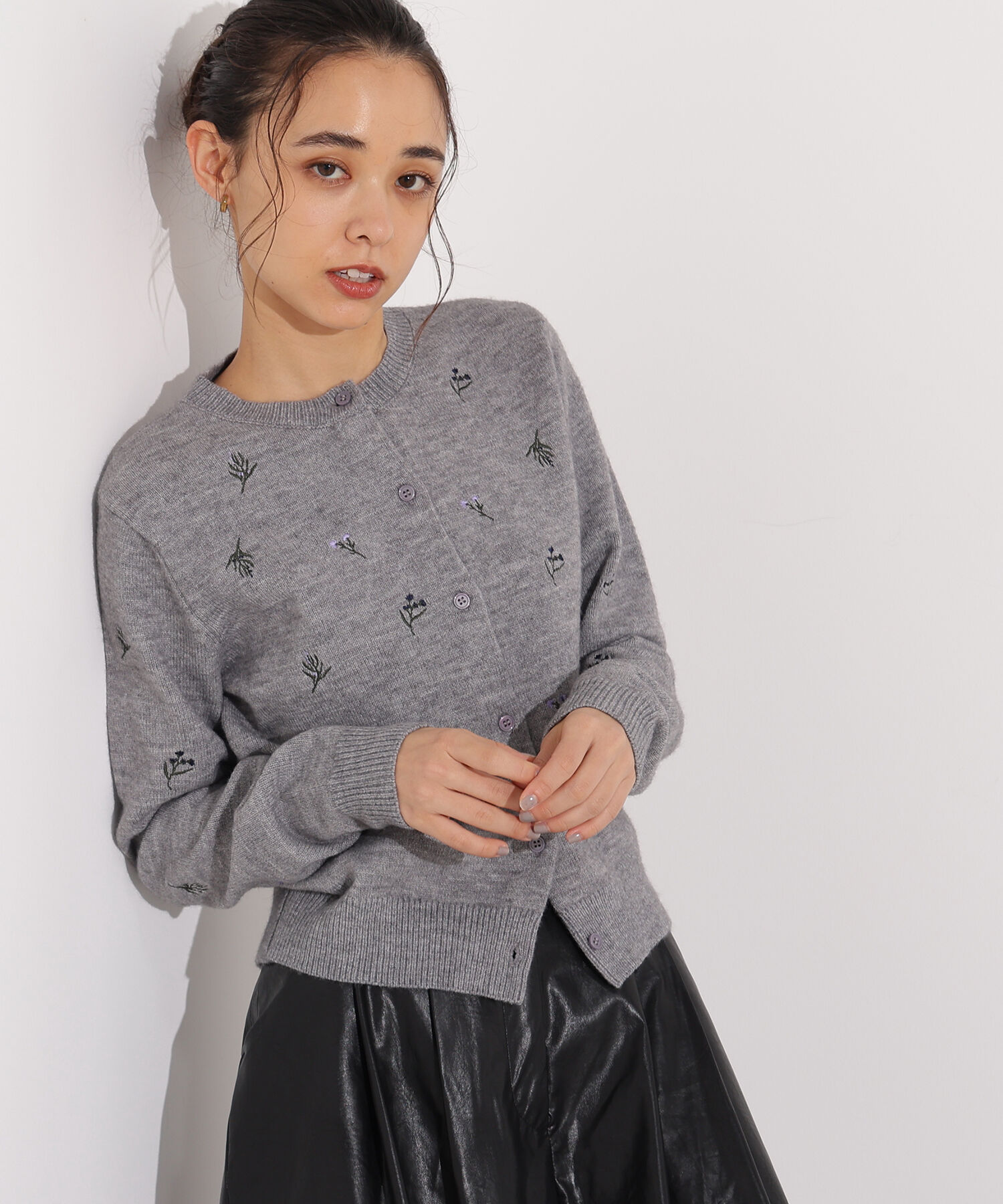 【エヌ　ナチュラルビューティベーシック/N.Natural Beauty Basic】 フラワー刺繍カーディガン