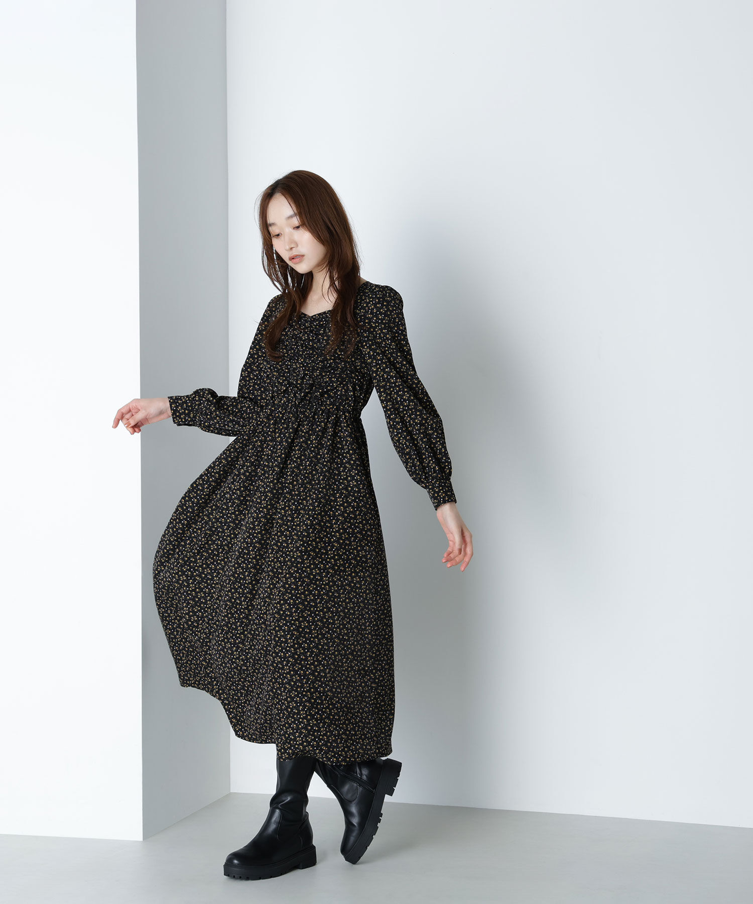 【ナチュラルビューティーベーシック/NATURAL BEAUTY BASIC】 ミニフラワーシャーリングワンピース