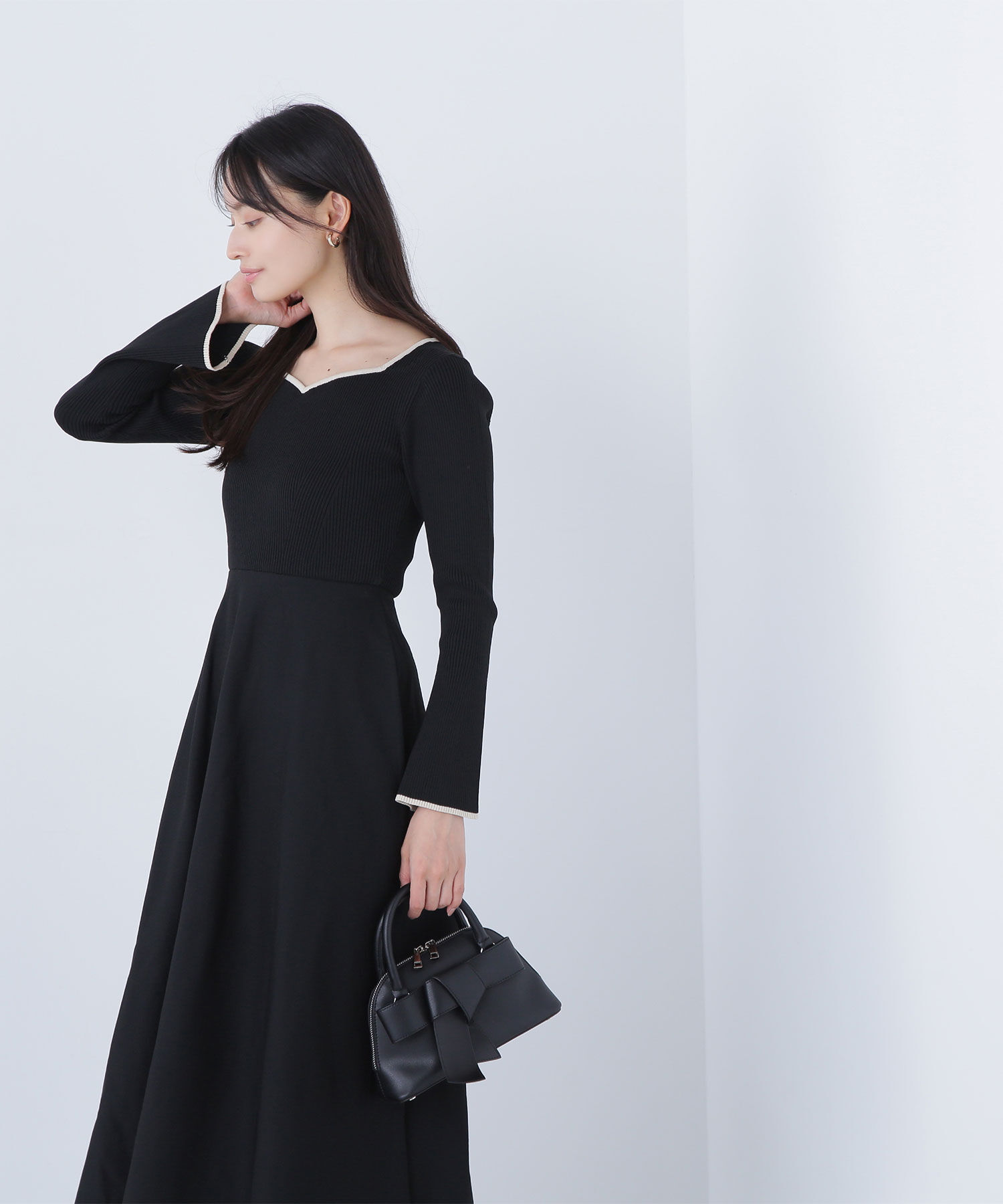 【ナチュラルビューティーベーシック/NATURAL BEAUTY BASIC】 バイカラーハートネックニットワンピース