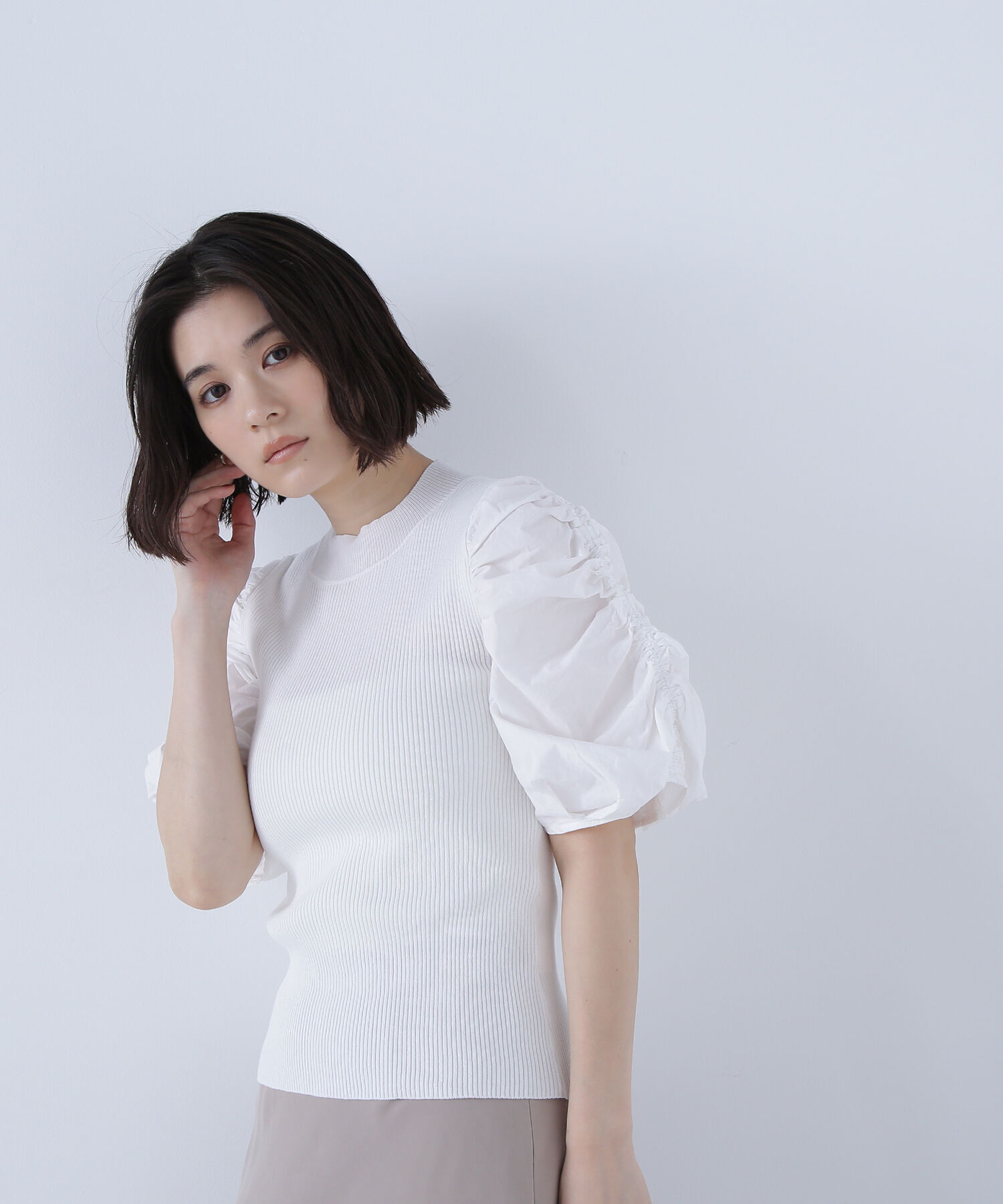 【ナチュラルビューティーベーシック/NATURAL BEAUTY BASIC】 ギャザースリーブドッキングニット