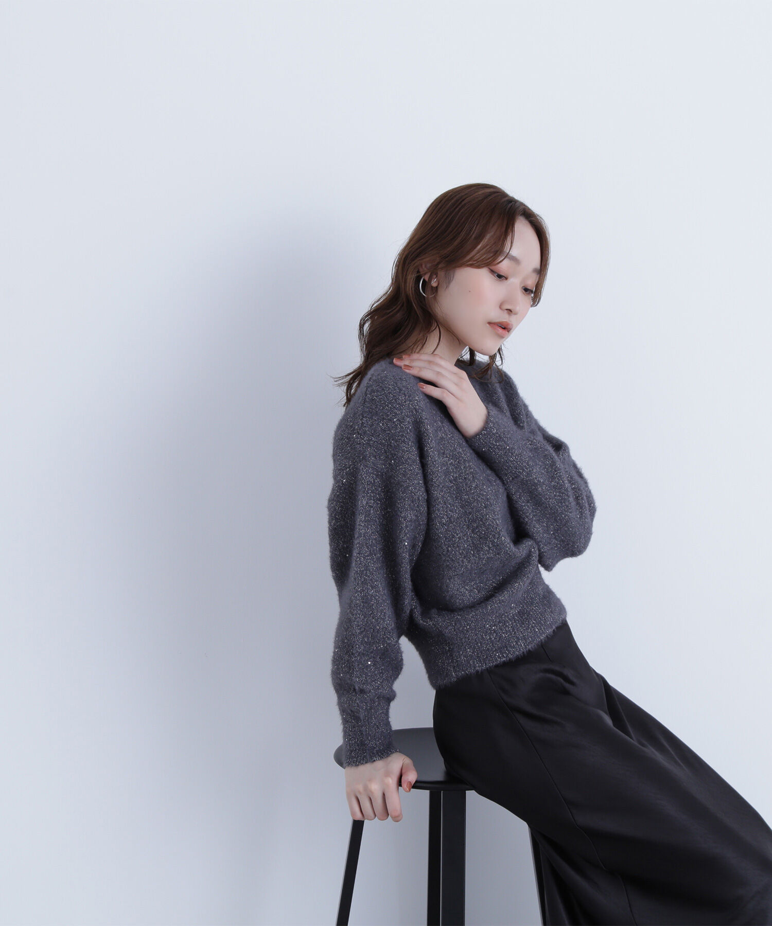 【ナチュラルビューティーベーシック/NATURAL BEAUTY BASIC】 スパンコールフェザーニット