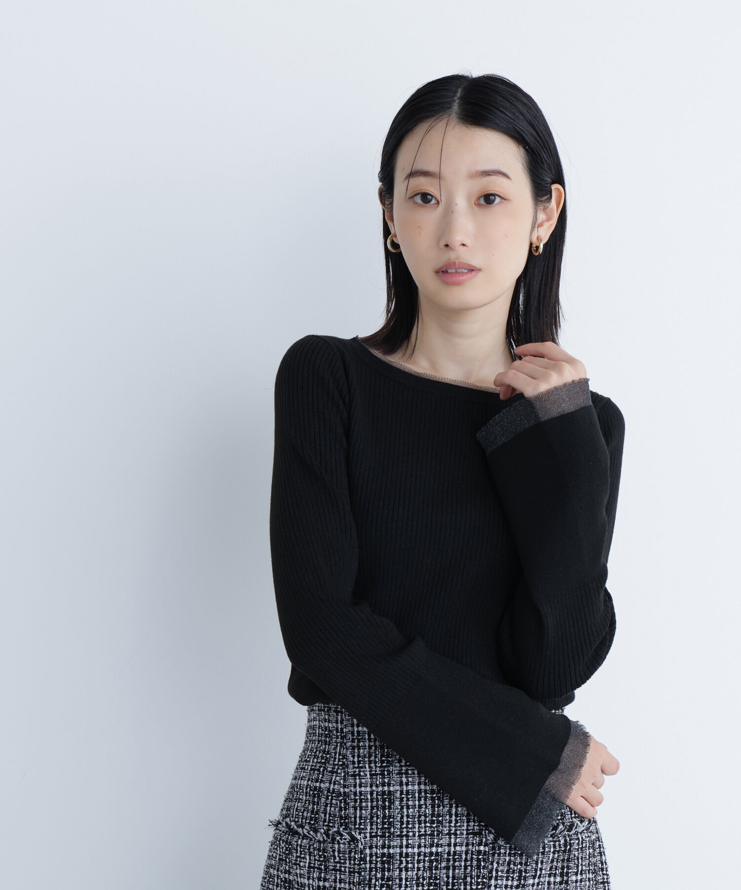 【ナチュラルビューティーベーシック/NATURAL BEAUTY BASIC】 ボートネックフレアカフスニット