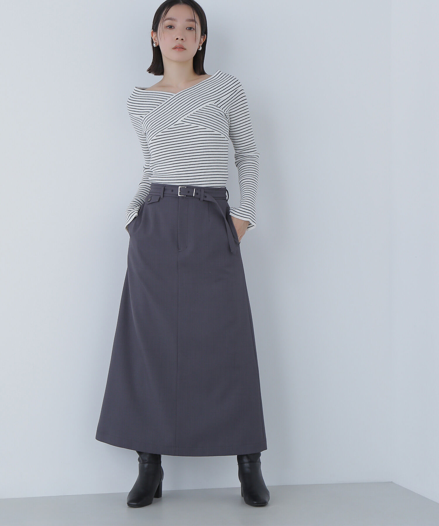 【ナチュラルビューティーベーシック/NATURAL BEAUTY BASIC】 ベルテッドセミフレアロングスカート