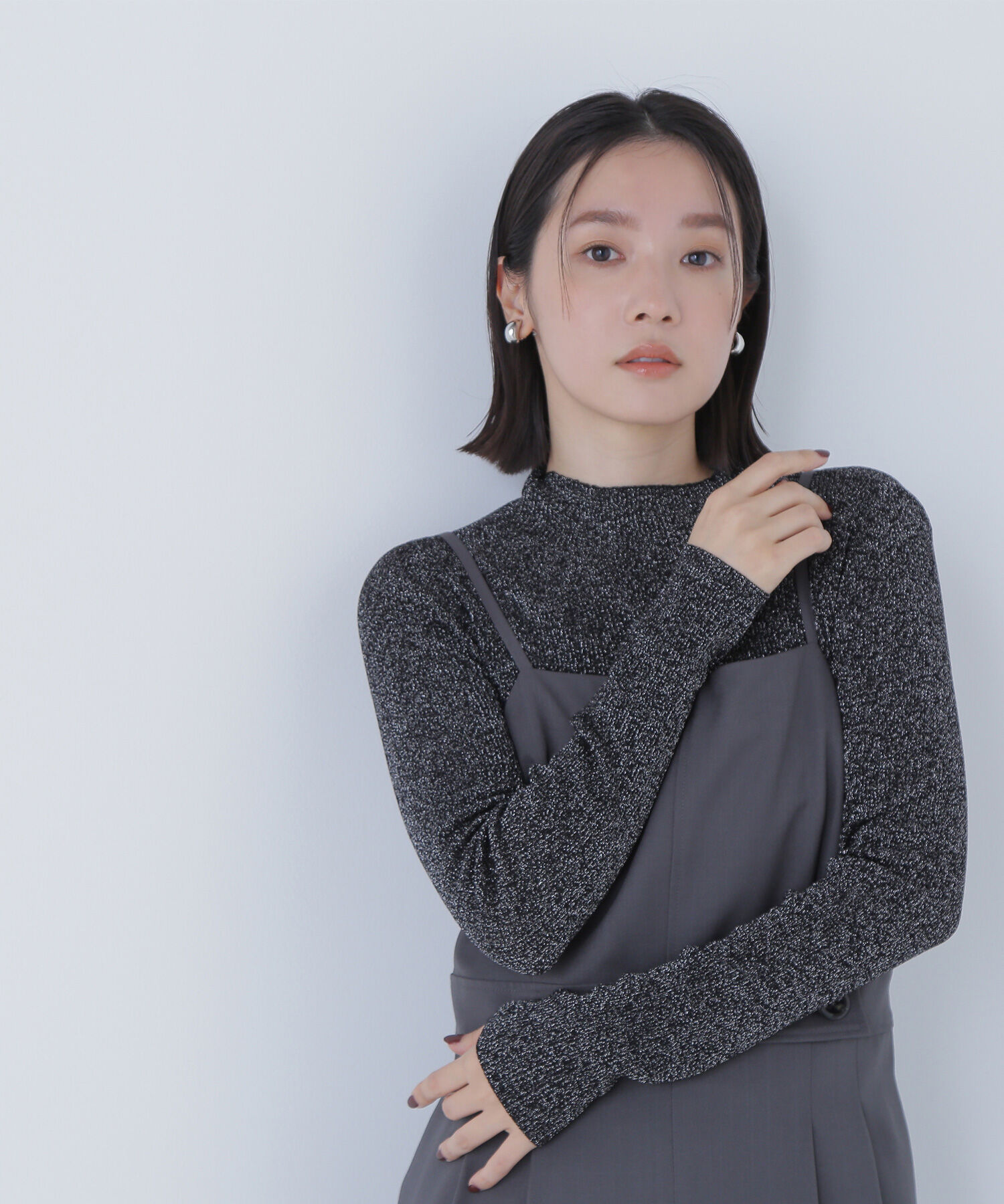 【ナチュラルビューティーベーシック/NATURAL BEAUTY BASIC】 シャイニーハイネックニット