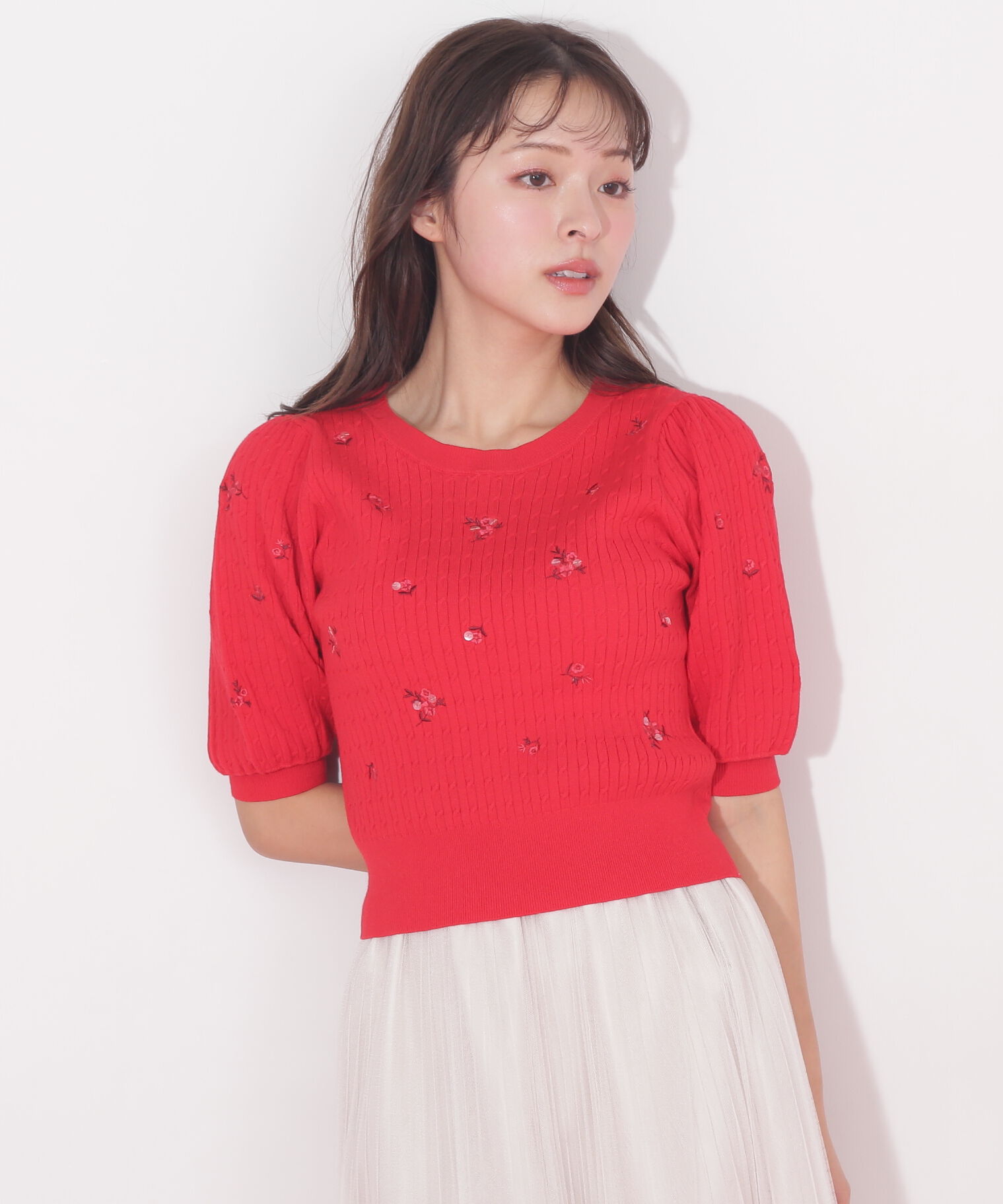 【ジル　バイ　ジル　スチュアート/JILL by JILL STUART】 フラワーエンブロイダリーコンパクトニット